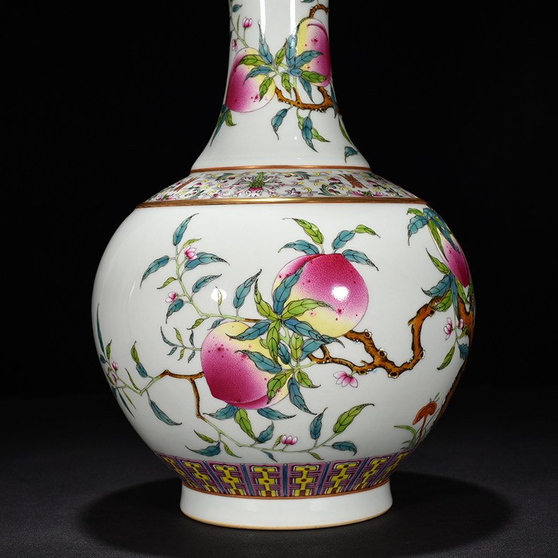 Qing Dynasty Guangxu pastel nine peach vase
