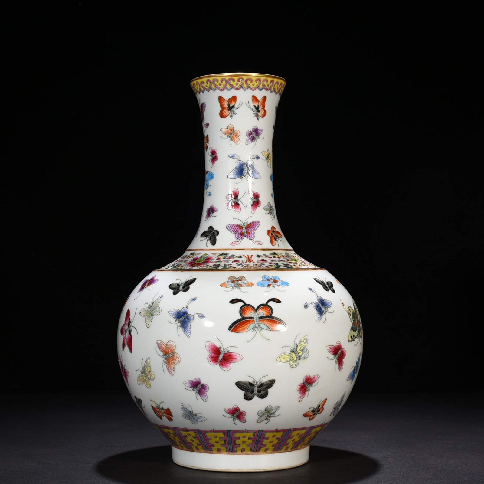 Qing Dynasty Guangxu pastel vase with hundreds of butterflies