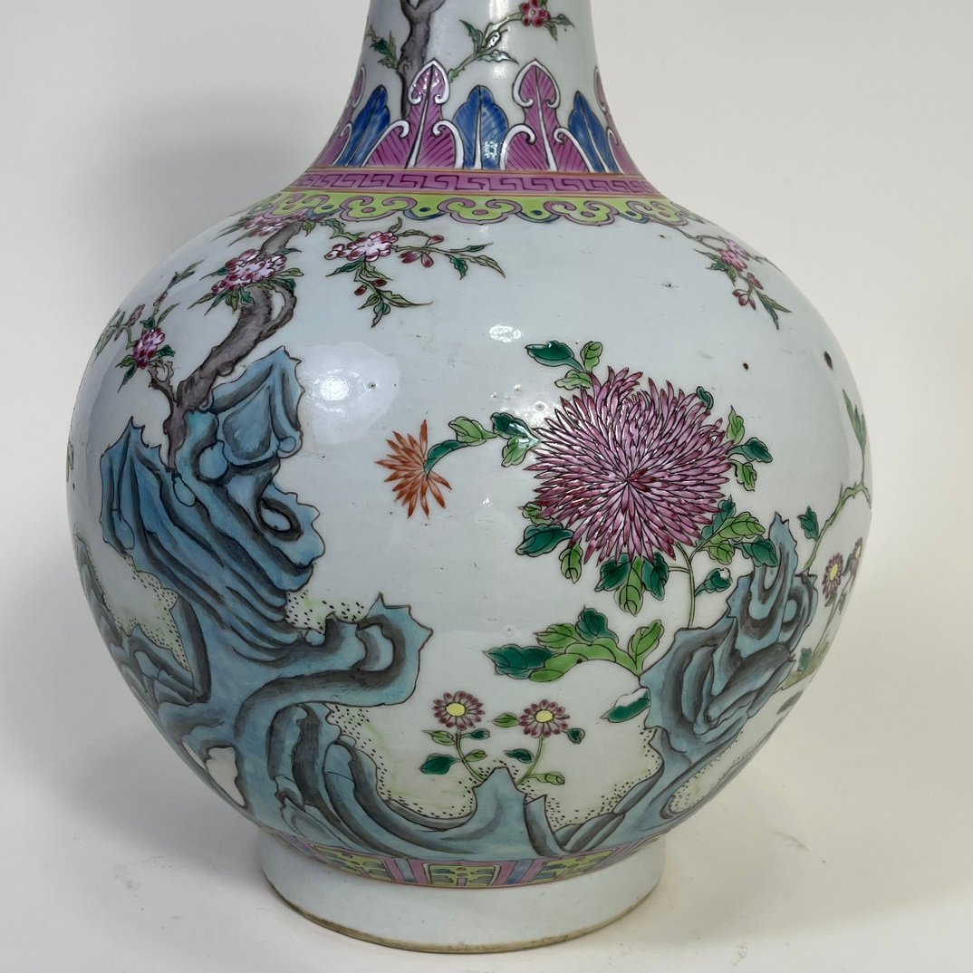 Qing Dynasty Guangxu pastel lake stone flower vase