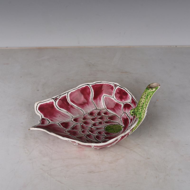 Qing Dynasty Guangxu Pastel Lotus Style Autumn Cup