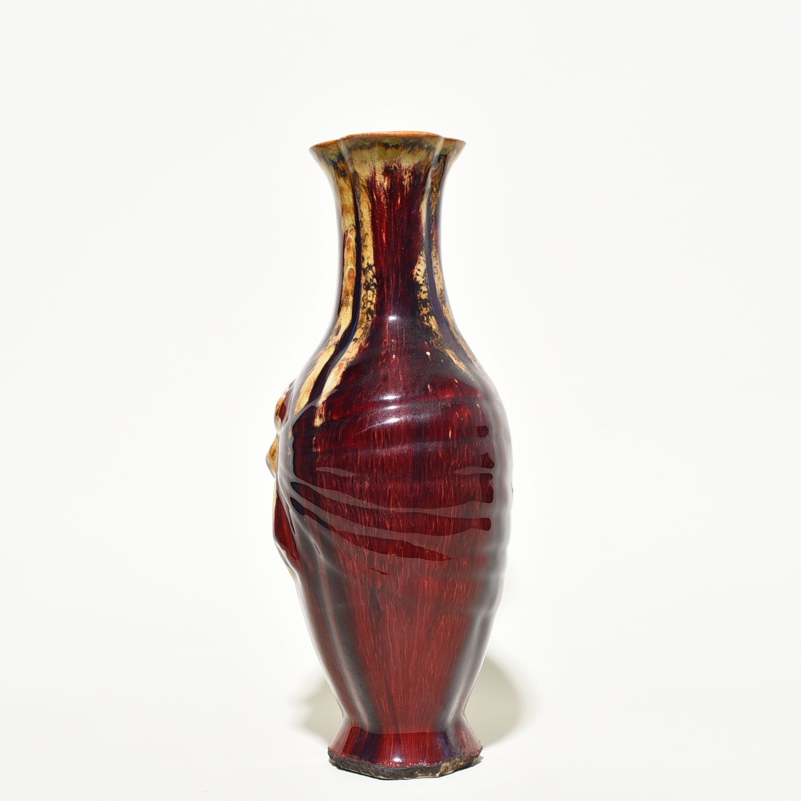 Qing Dynasty Guangxu Ji red glazed begonia style vase