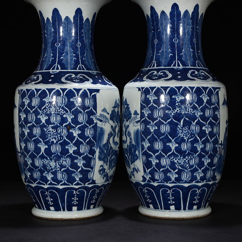 Qing Dynasty Guangxu blue and white landscape and figure vase