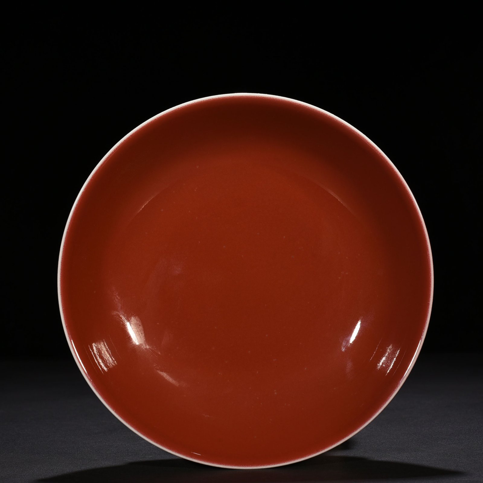 Qing Dynasty Xianfeng Festival red glaze plate