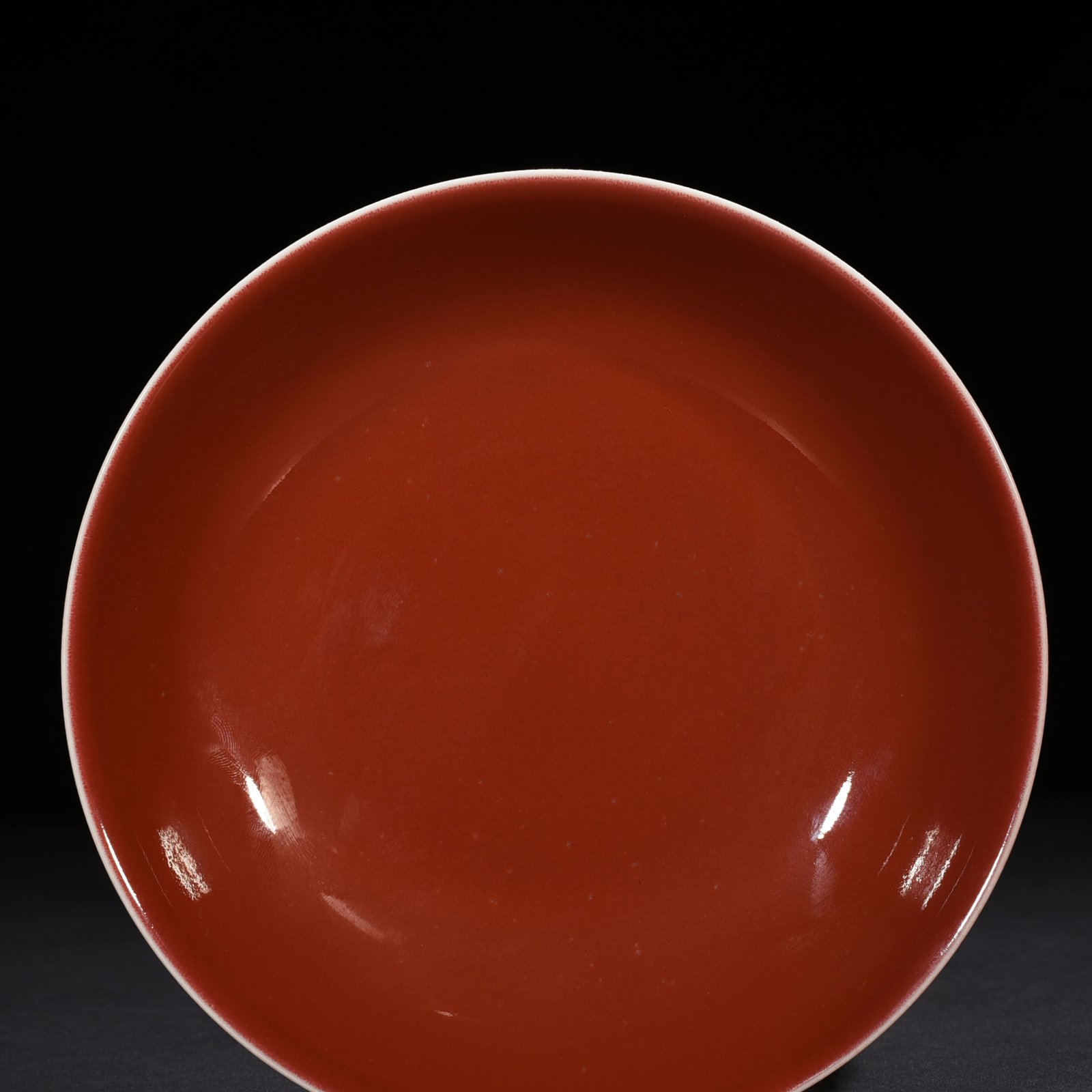 Qing Dynasty Xianfeng Festival red glaze plate