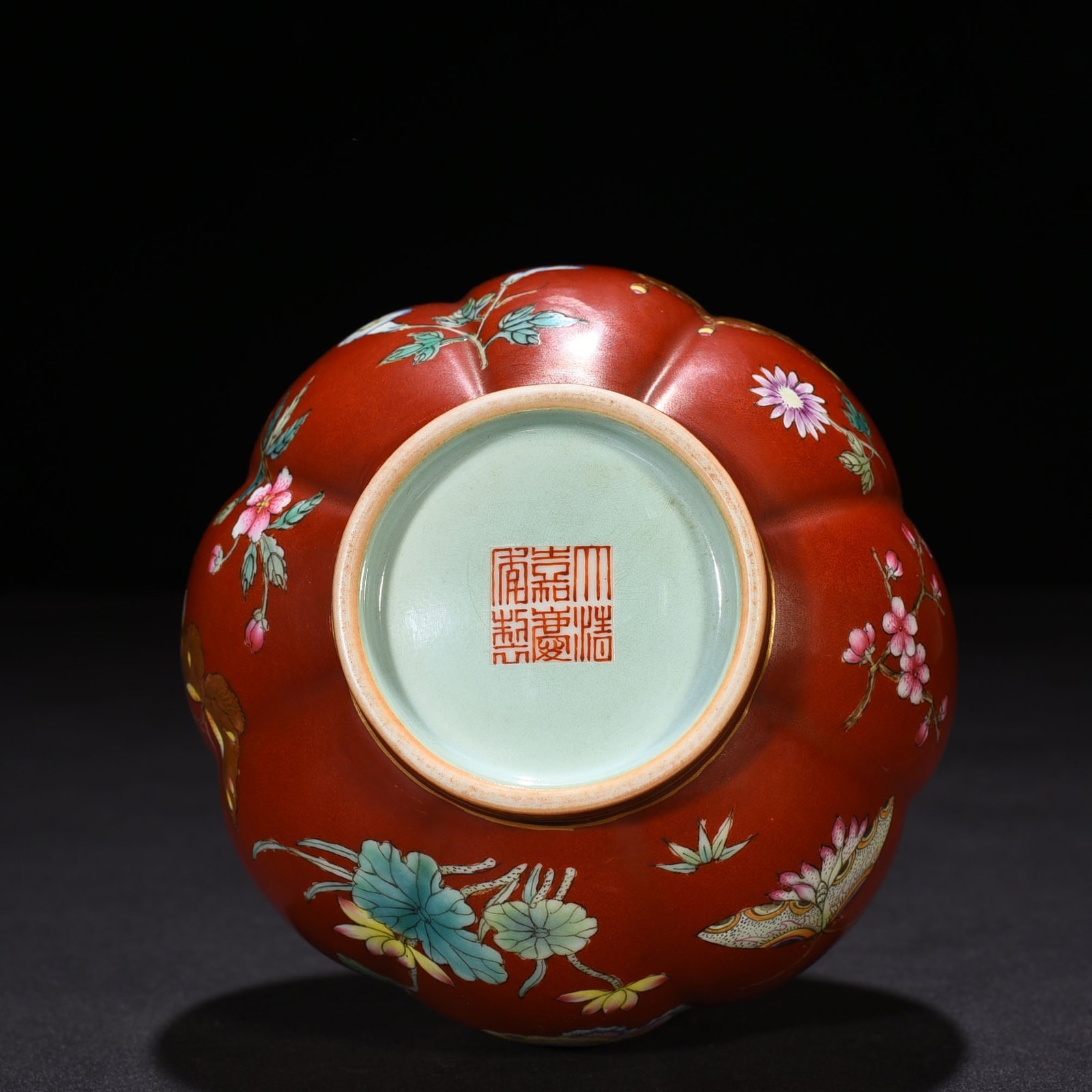 Qing Dynasty Aluminum Red Ground Pastel Gold Painted Gourd Vase