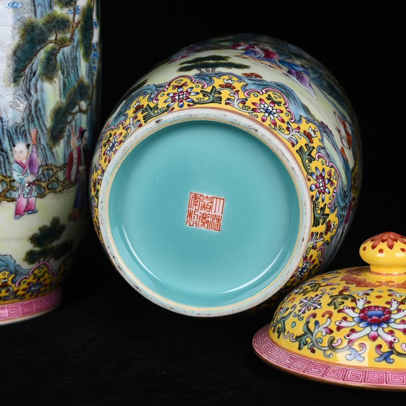 Qing Dynasty pastel Fushan Shouhai character general jar
