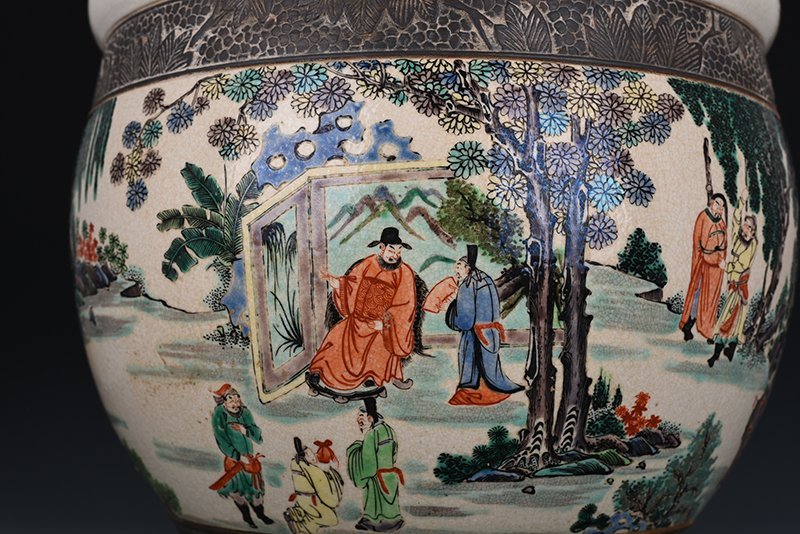 Qing Dynasty Kangxi colorful scroll vat with figures