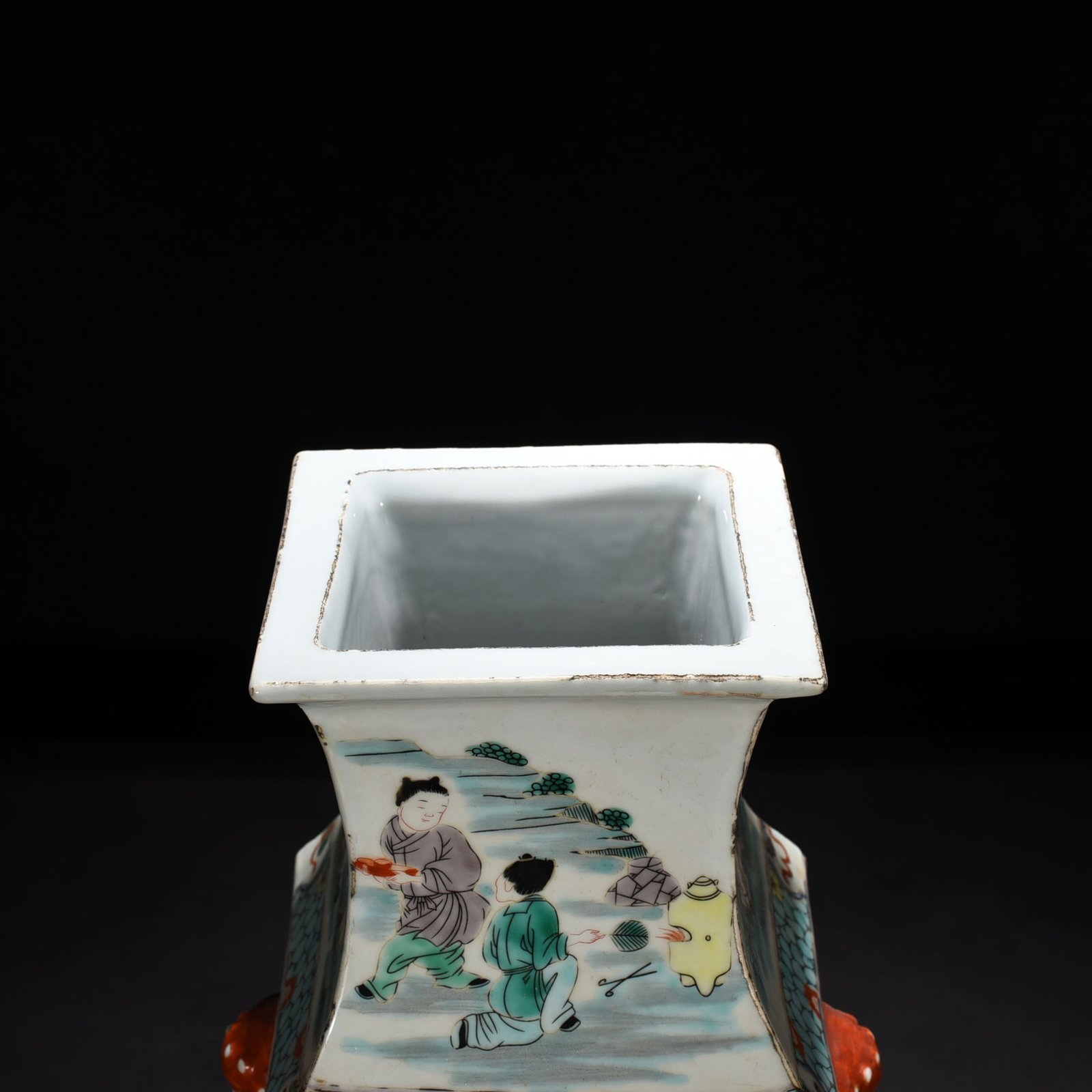 Qing Dynasty Kangxi colorful character story animal ear square vase