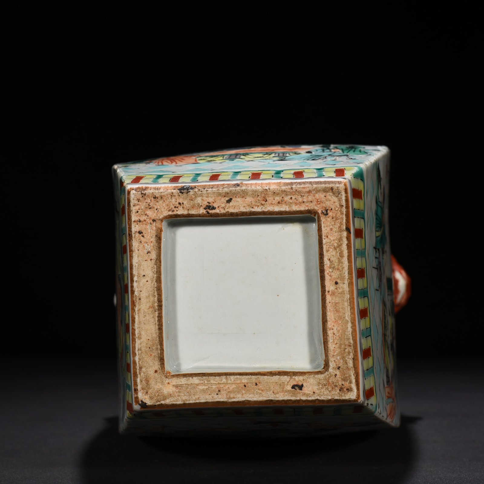 Qing Dynasty Kangxi colorful character story animal ear square vase