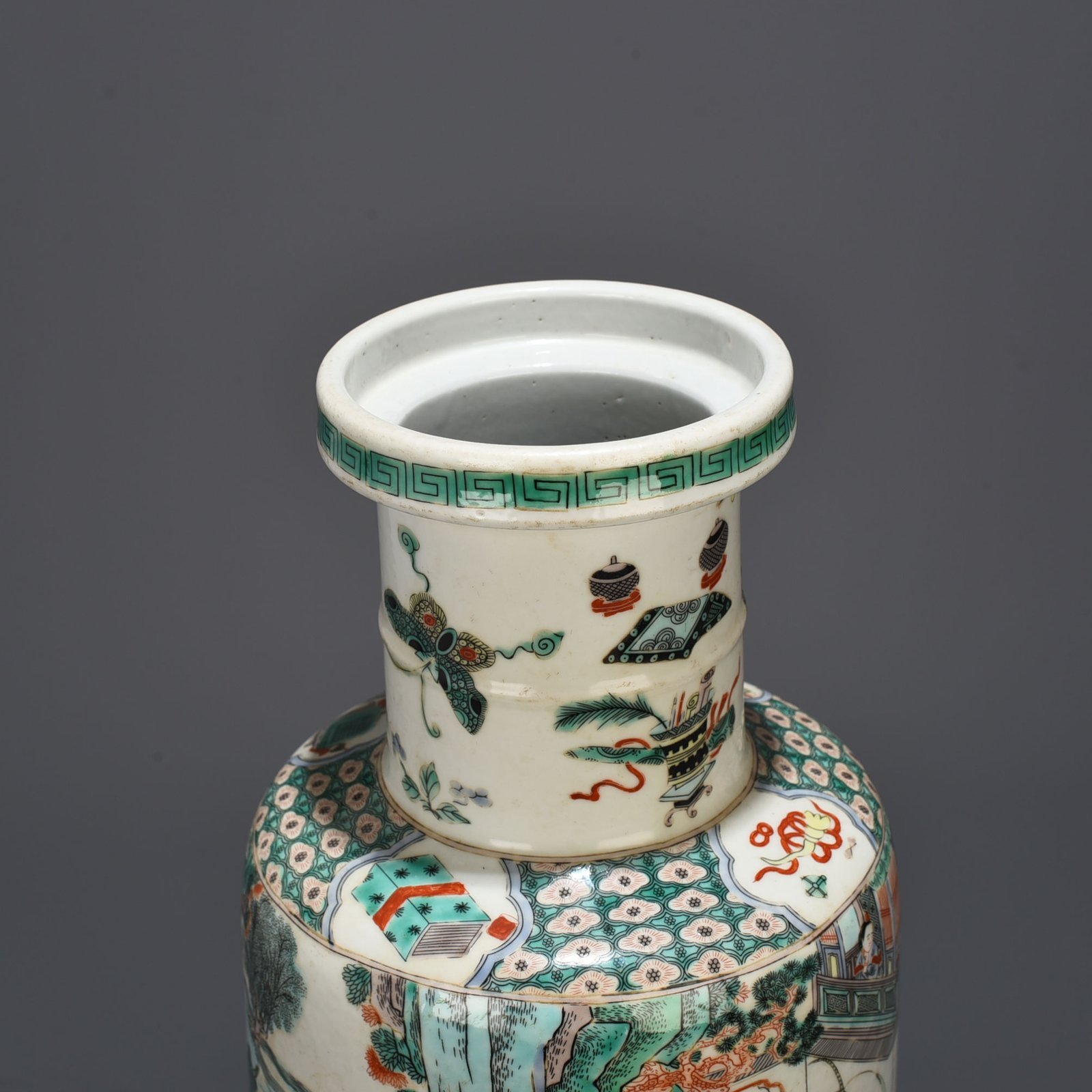 Qing Dynasty Kangxi colorful character story mallet bottle