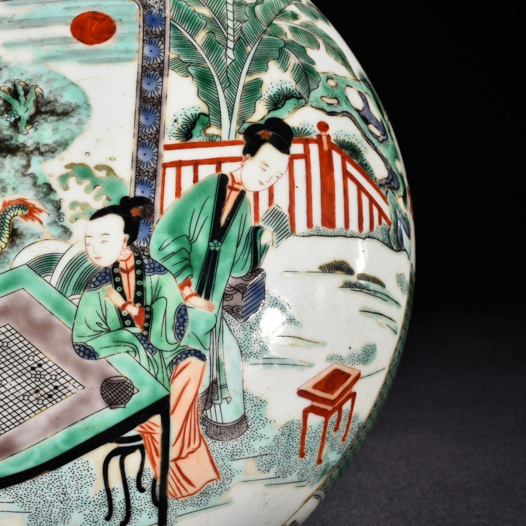 Qing Dynasty Kangxi colorful fruit box with figures of ladies