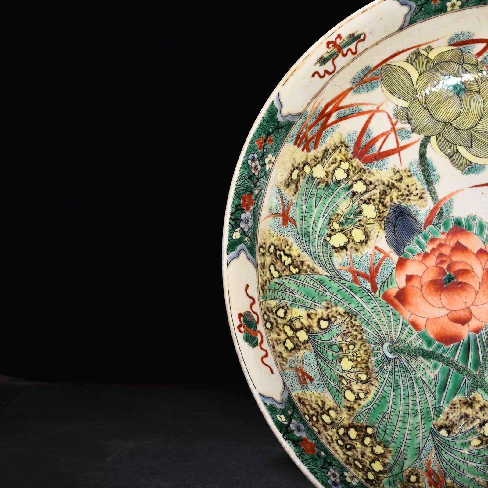 Qing Dynasty Kangxi colorful and beautiful flower plate