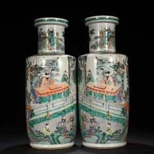 Qing Dynasty Kangxi colorful broken willow robe character story hammer vase