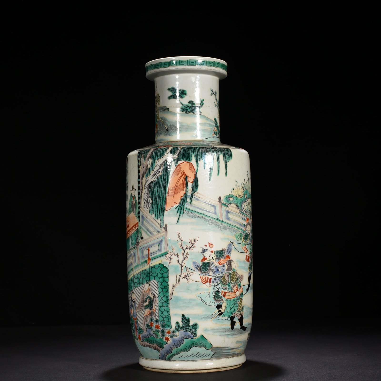 Qing Dynasty Kangxi colorful broken willow robe character story hammer vase