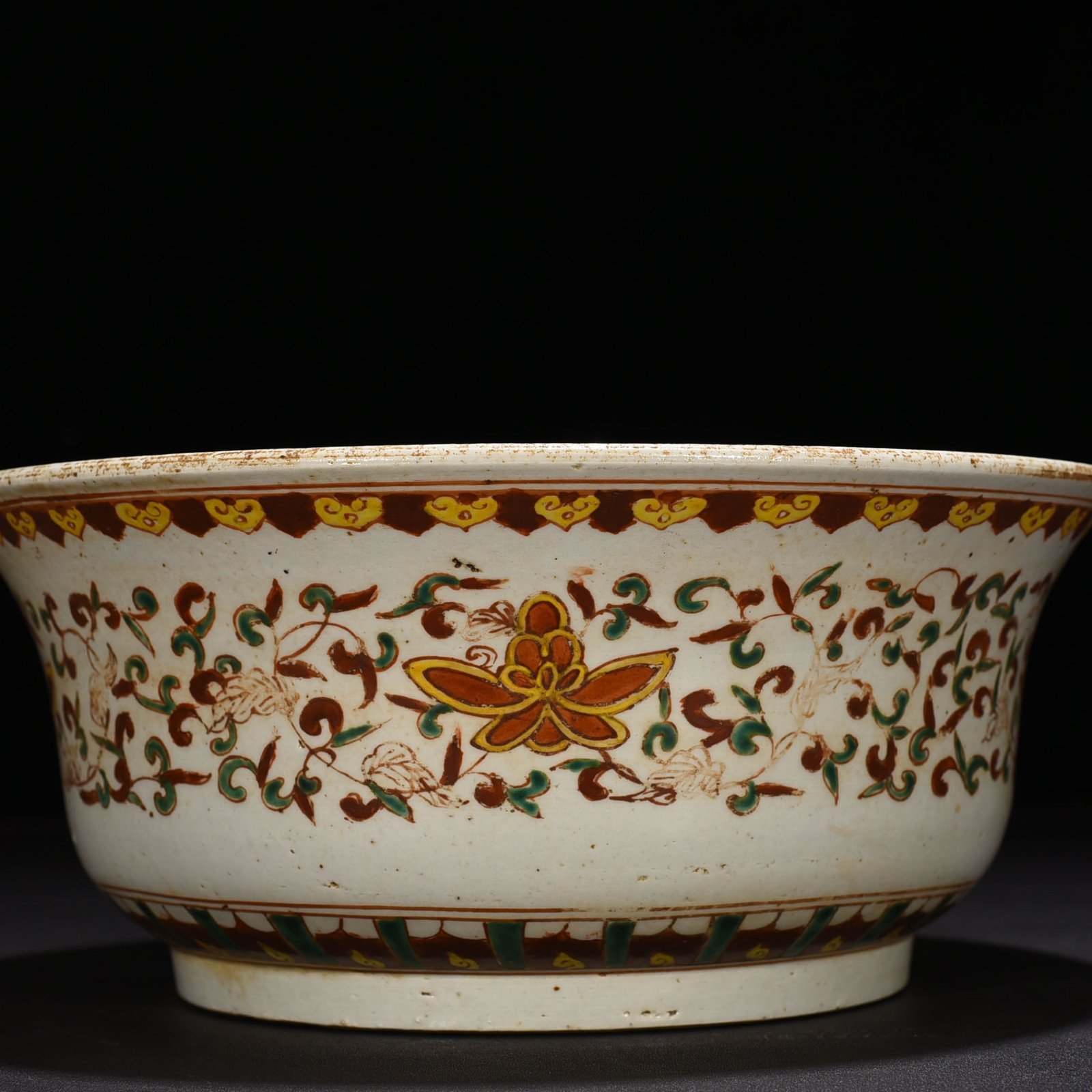 Qing Dynasty Kangxi colorful flower bowl