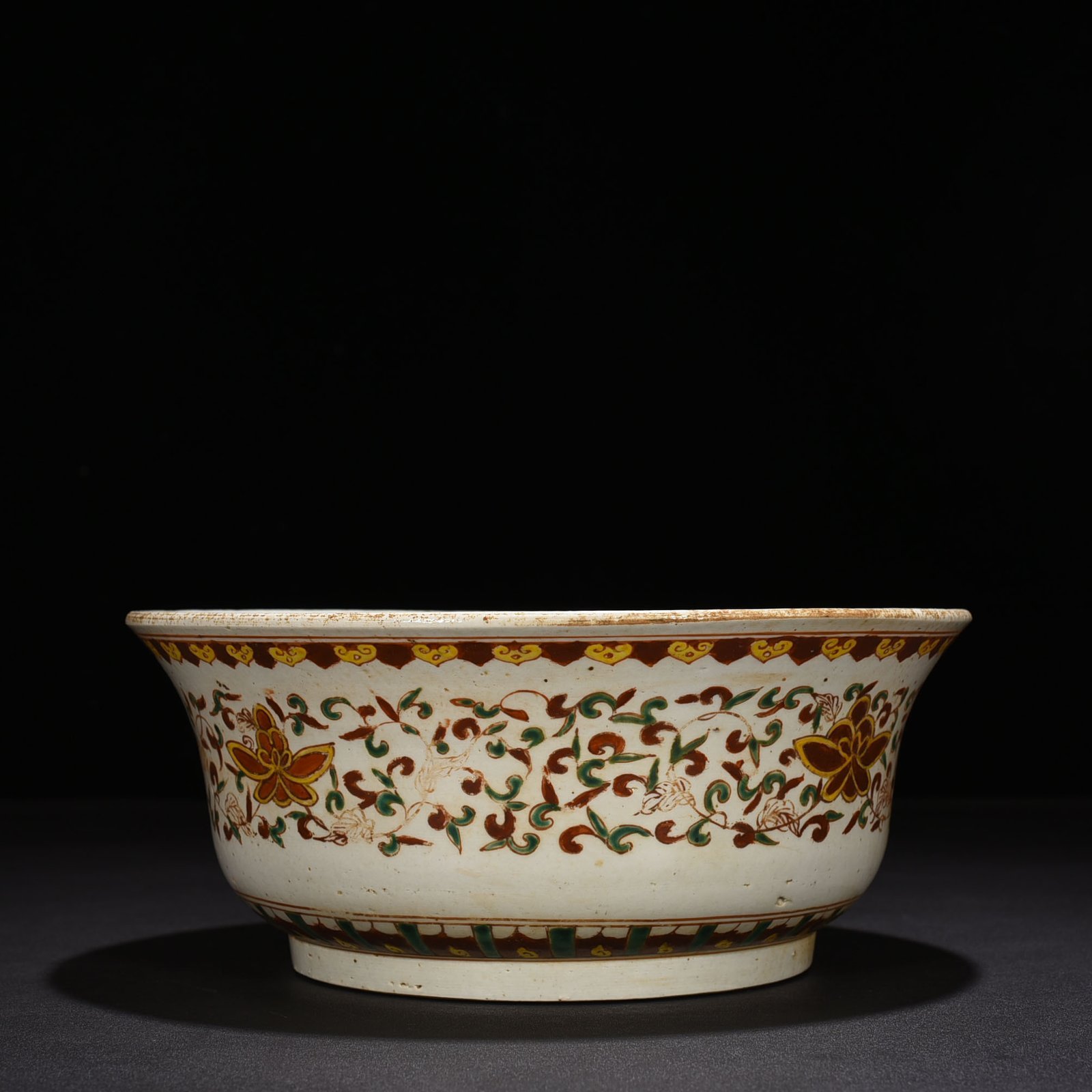Qing Dynasty Kangxi colorful flower bowl