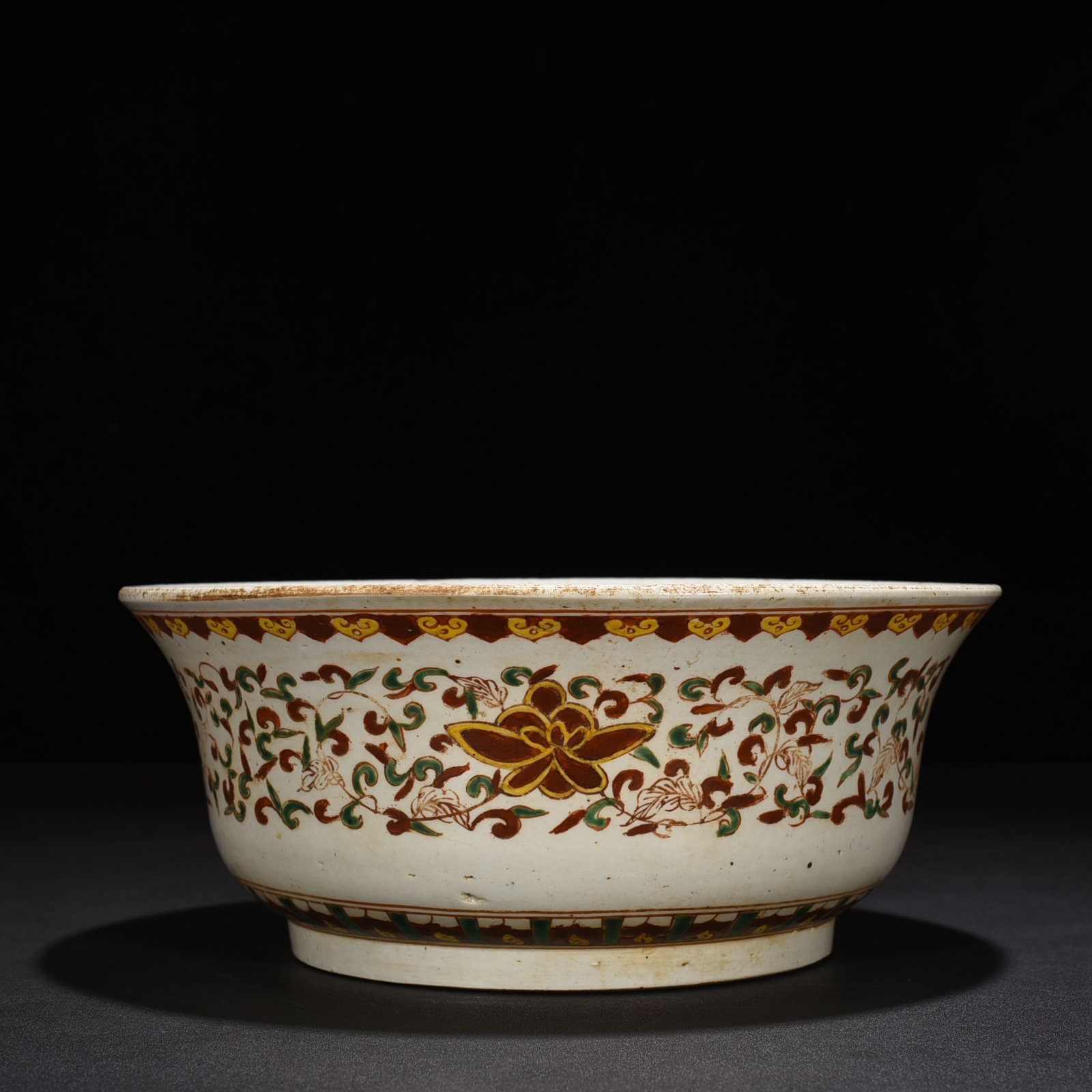 Qing Dynasty Kangxi colorful flower bowl