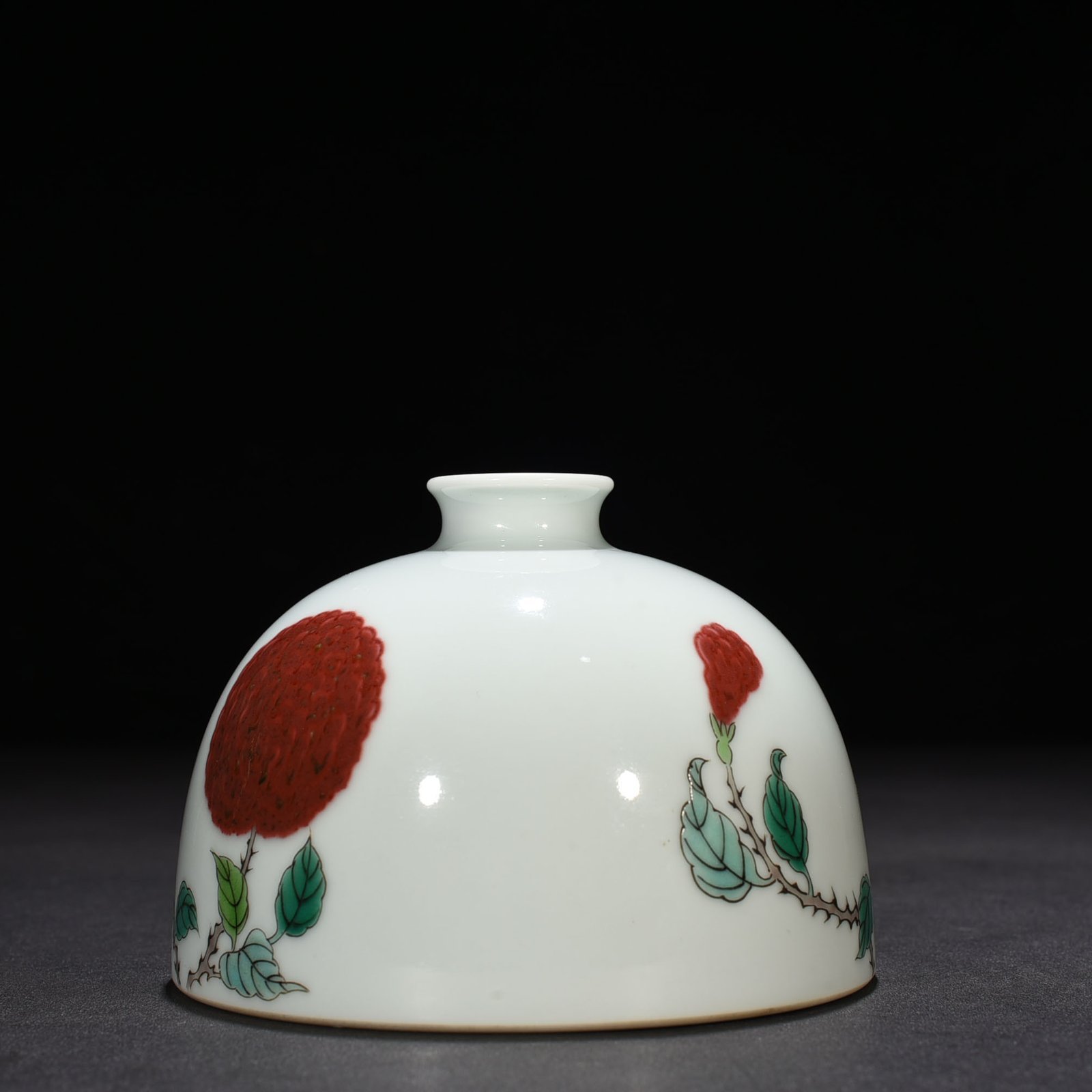 Qing Dynasty Kangxi Five-color Underglaze Red Flower