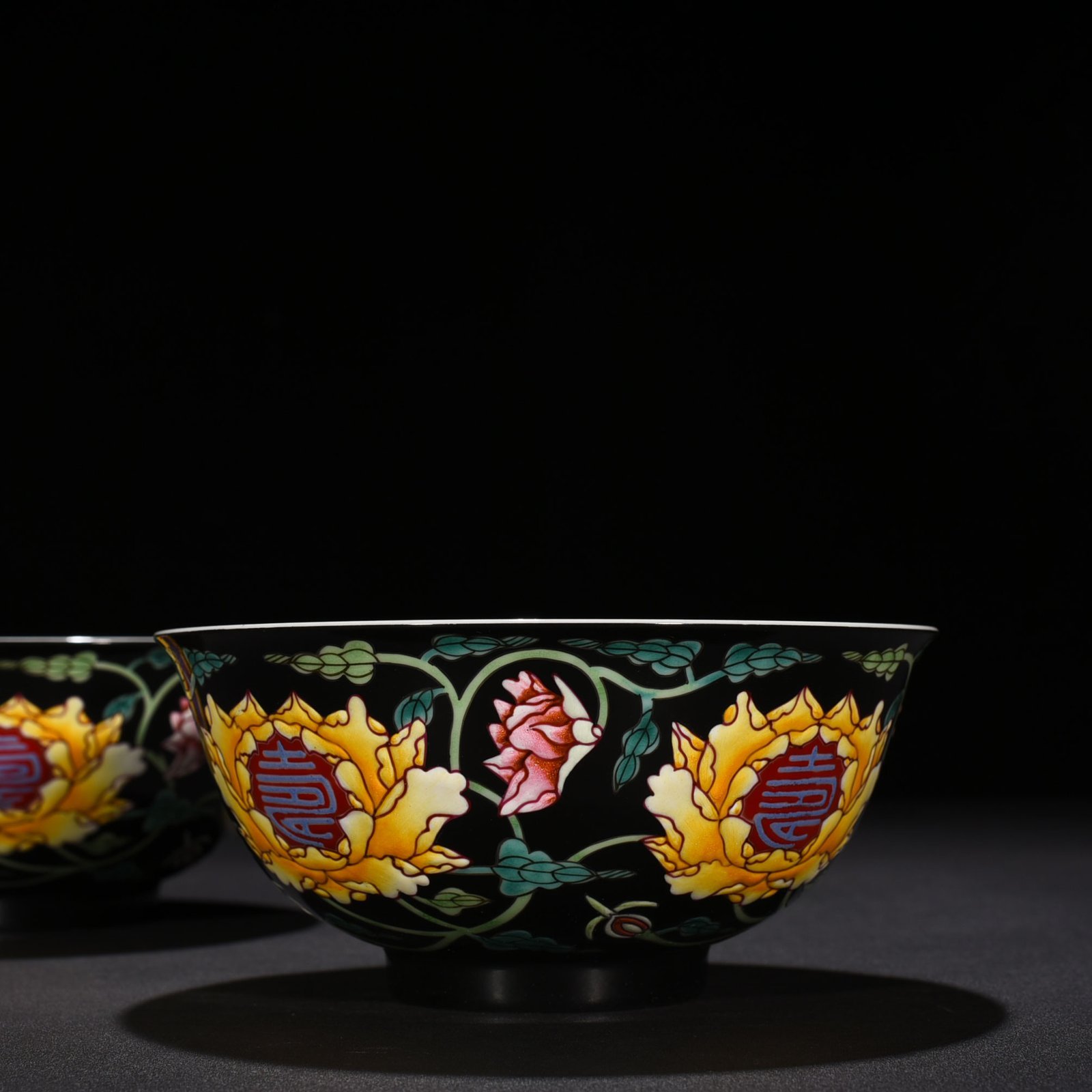 Qing Dynasty Kangxi Imperial Black Ground Enamel Bowl