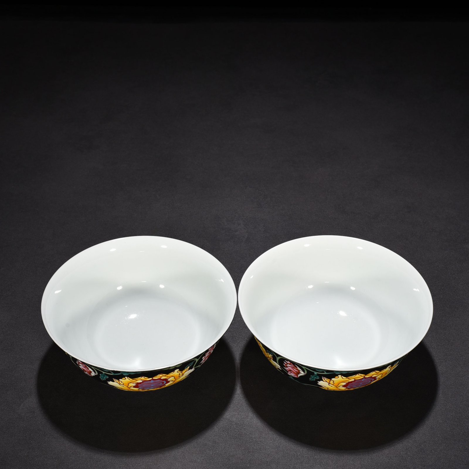 Qing Dynasty Kangxi Imperial Black Ground Enamel Bowl