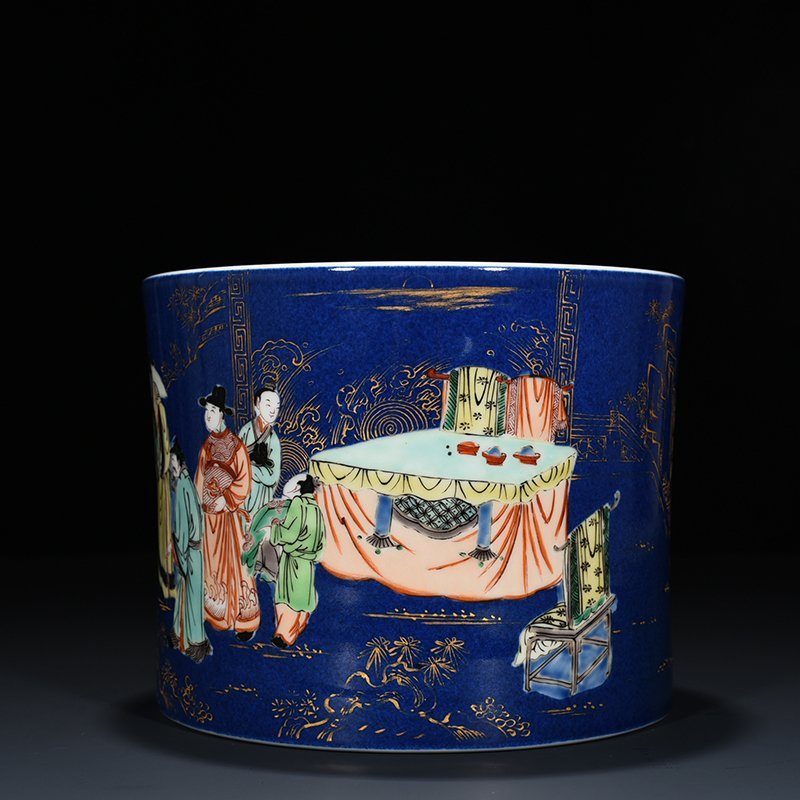 Qing Dynasty Kangxi blue glaze five-color gold-painted character story pen holder