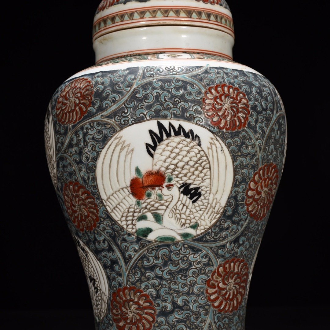 Qing Dynasty Kangxi pastel can with crane lid