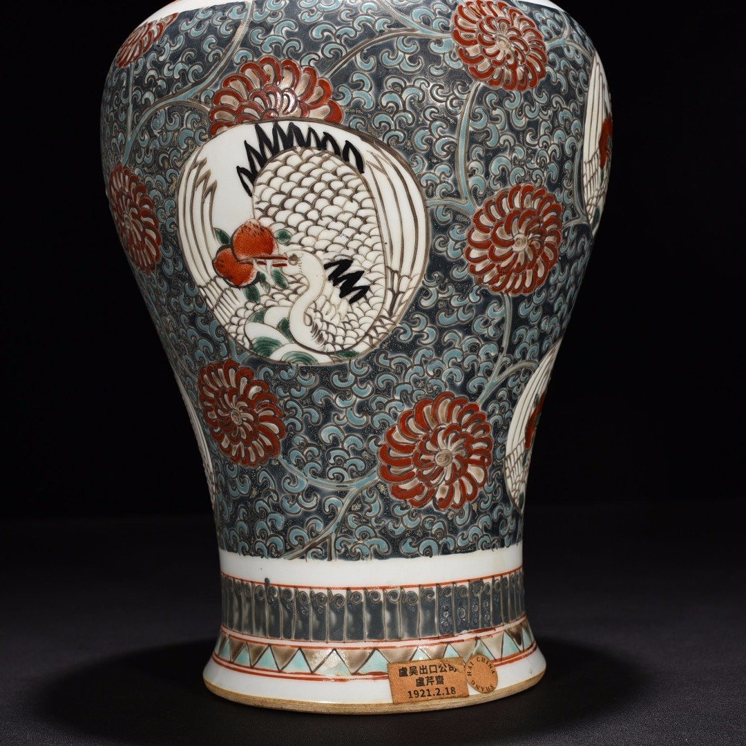 Qing Dynasty Kangxi pastel can with crane lid