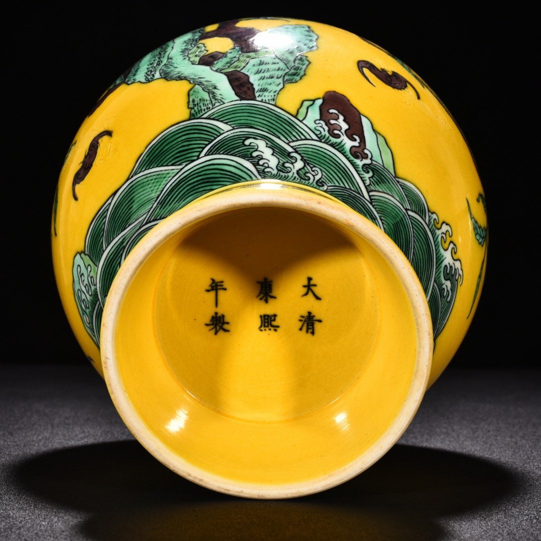 Qing Dynasty Kangxi plain three-color blessing and longevity pomegranate statue