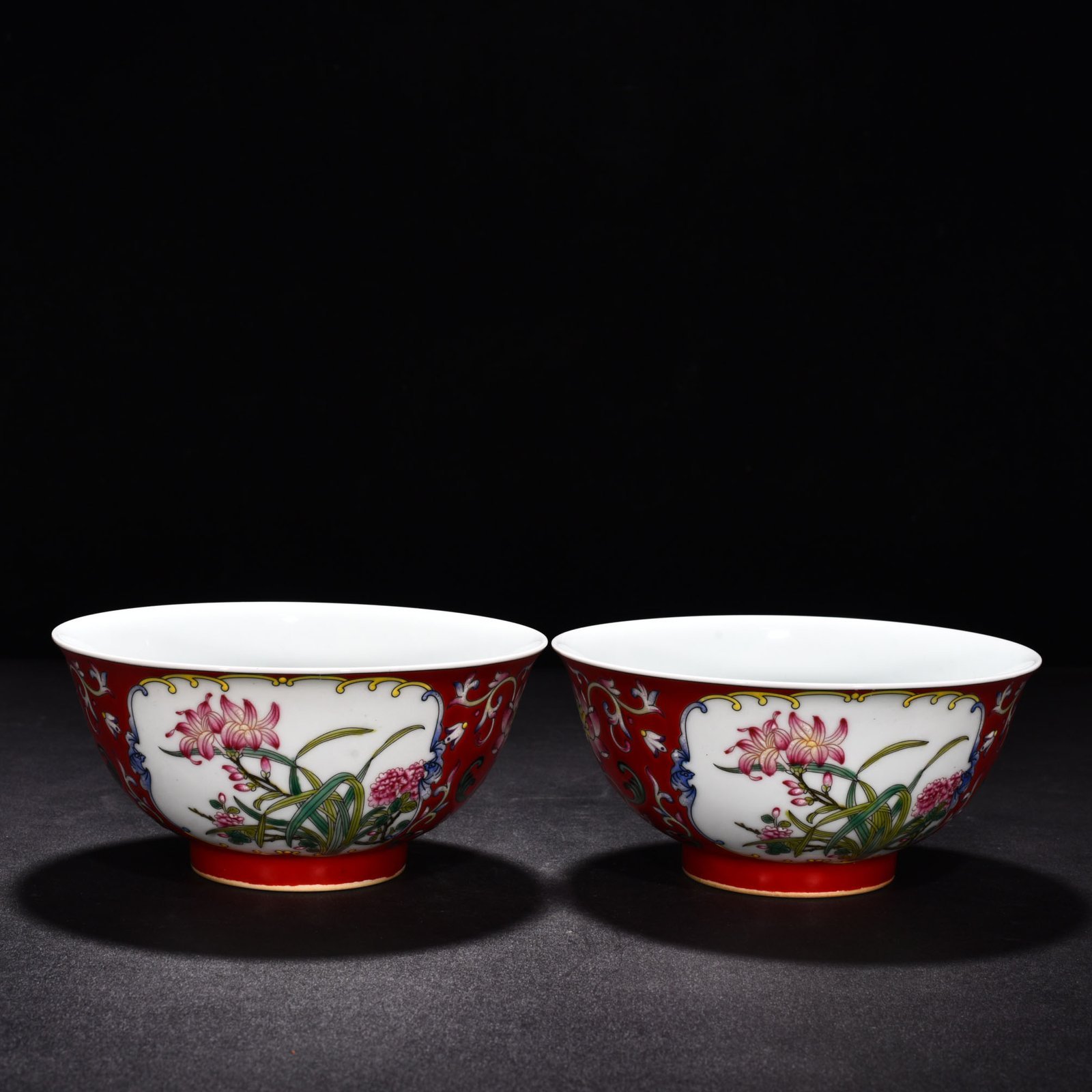 Qing Dynasty Kangxi red ground enamel palace-style bowl with florals