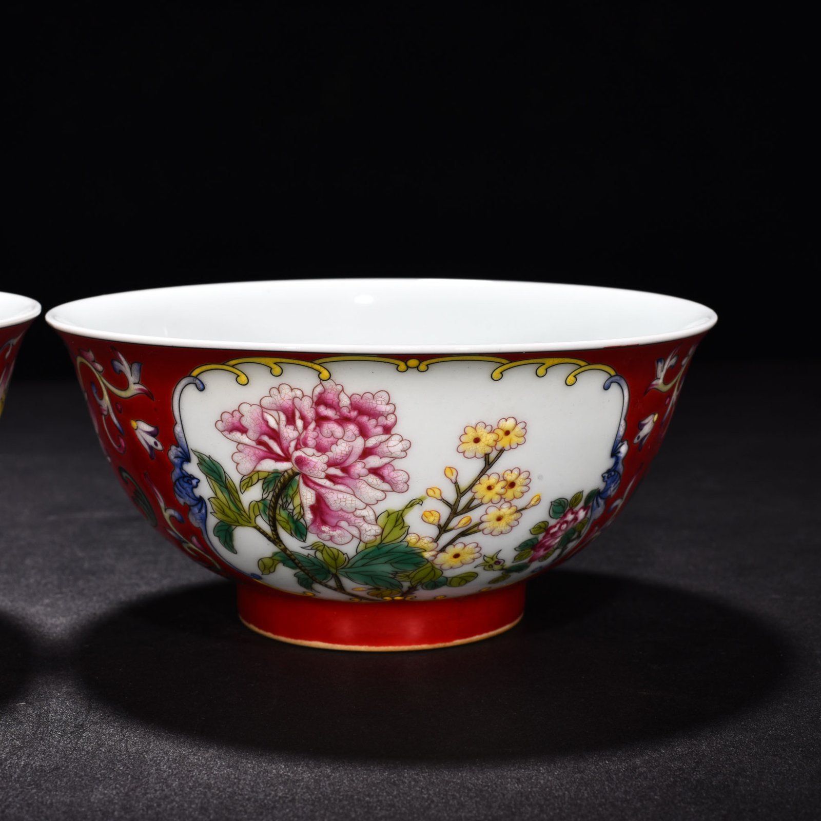 Qing Dynasty Kangxi red ground enamel palace-style bowl with florals