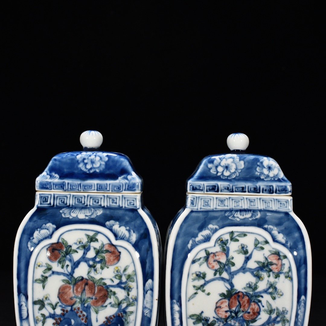Qing Dynasty Kangxi insignia blue and white five-color blessing and longevity flat vase