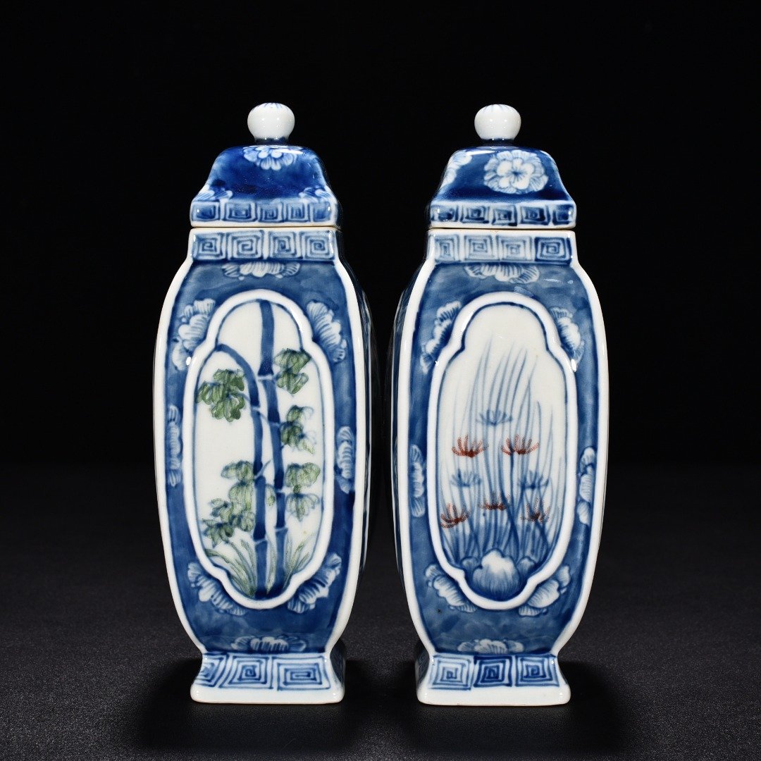 Qing Dynasty Kangxi insignia blue and white five-color blessing and longevity flat vase