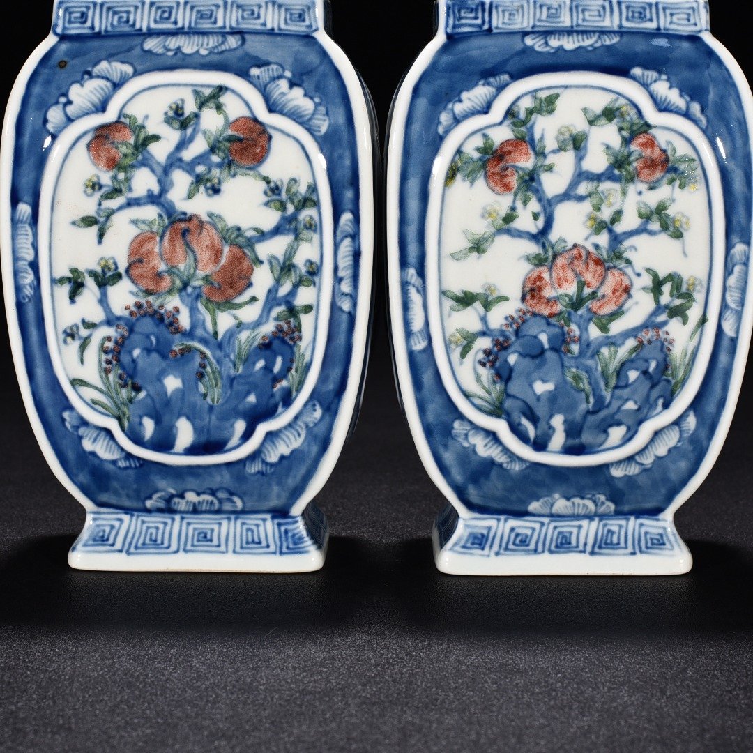 Qing Dynasty Kangxi insignia blue and white five-color blessing and longevity flat vase
