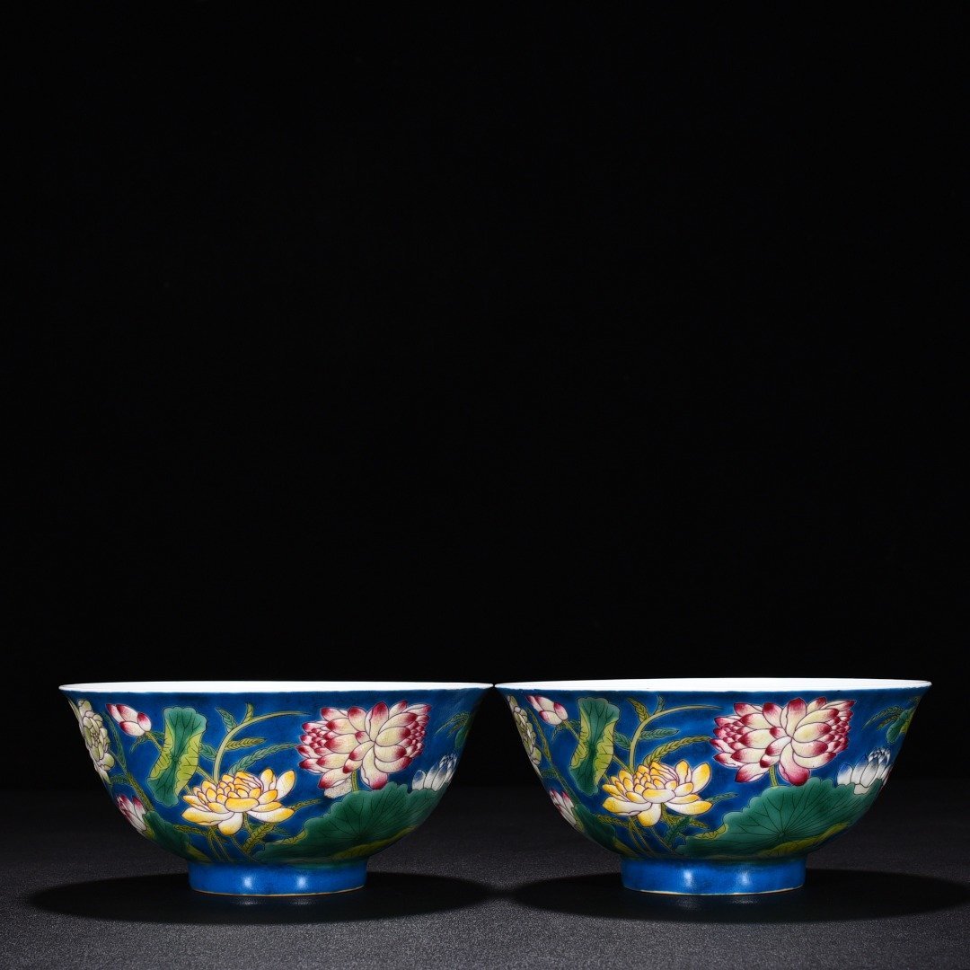 Qing Dynasty Kangxi blue ground enamel lotus flower bowl