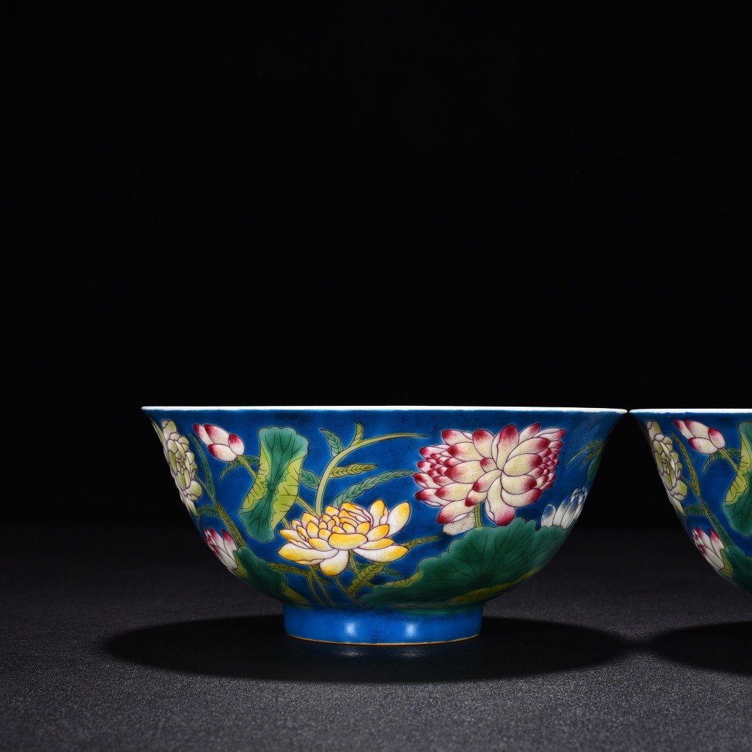 Qing Dynasty Kangxi blue ground enamel lotus flower bowl