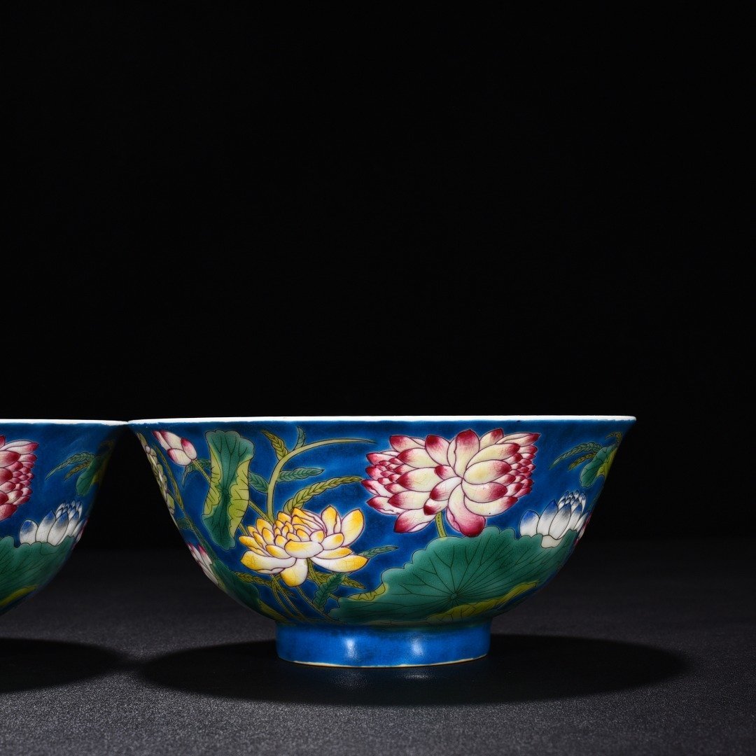 Qing Dynasty Kangxi blue ground enamel lotus flower bowl