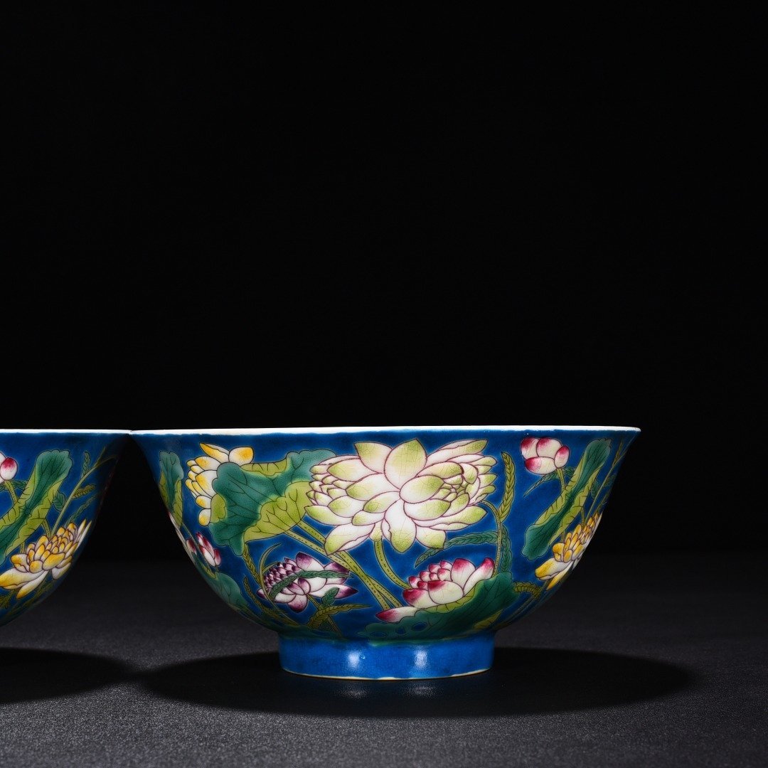 Qing Dynasty Kangxi blue ground enamel lotus flower bowl