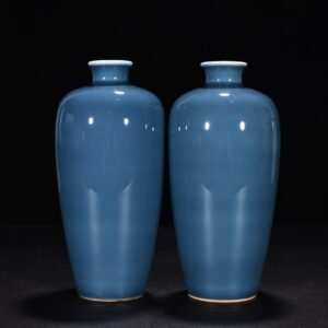 Qing Dynasty Kangxi blue-glazed plum vase