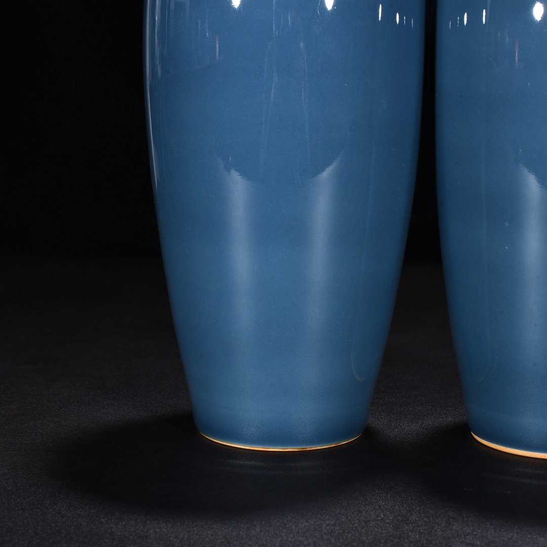 Qing Dynasty Kangxi blue-glazed plum vase