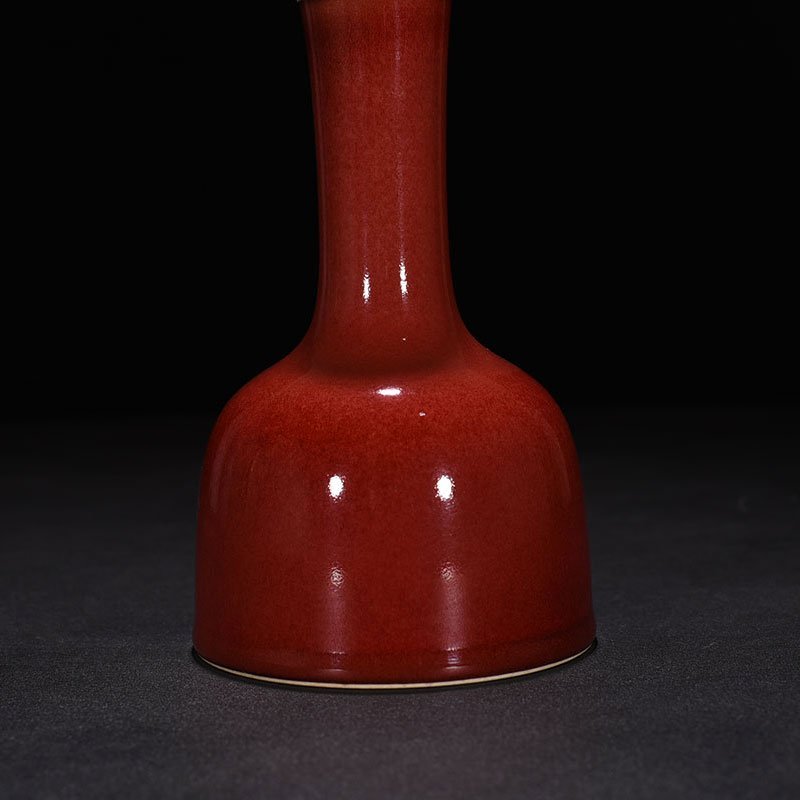 Qing Dynasty Kangxi cowpea red rattle statue