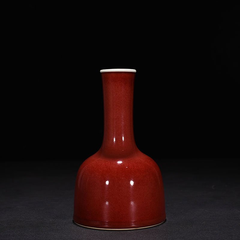 Qing Dynasty Kangxi cowpea red rattle statue