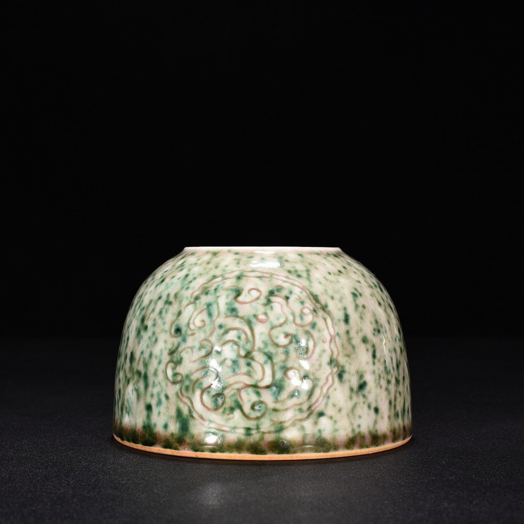 Qing Dynasty Kangxi Cowpea Red Beauty Drunk Dragon Water Bow