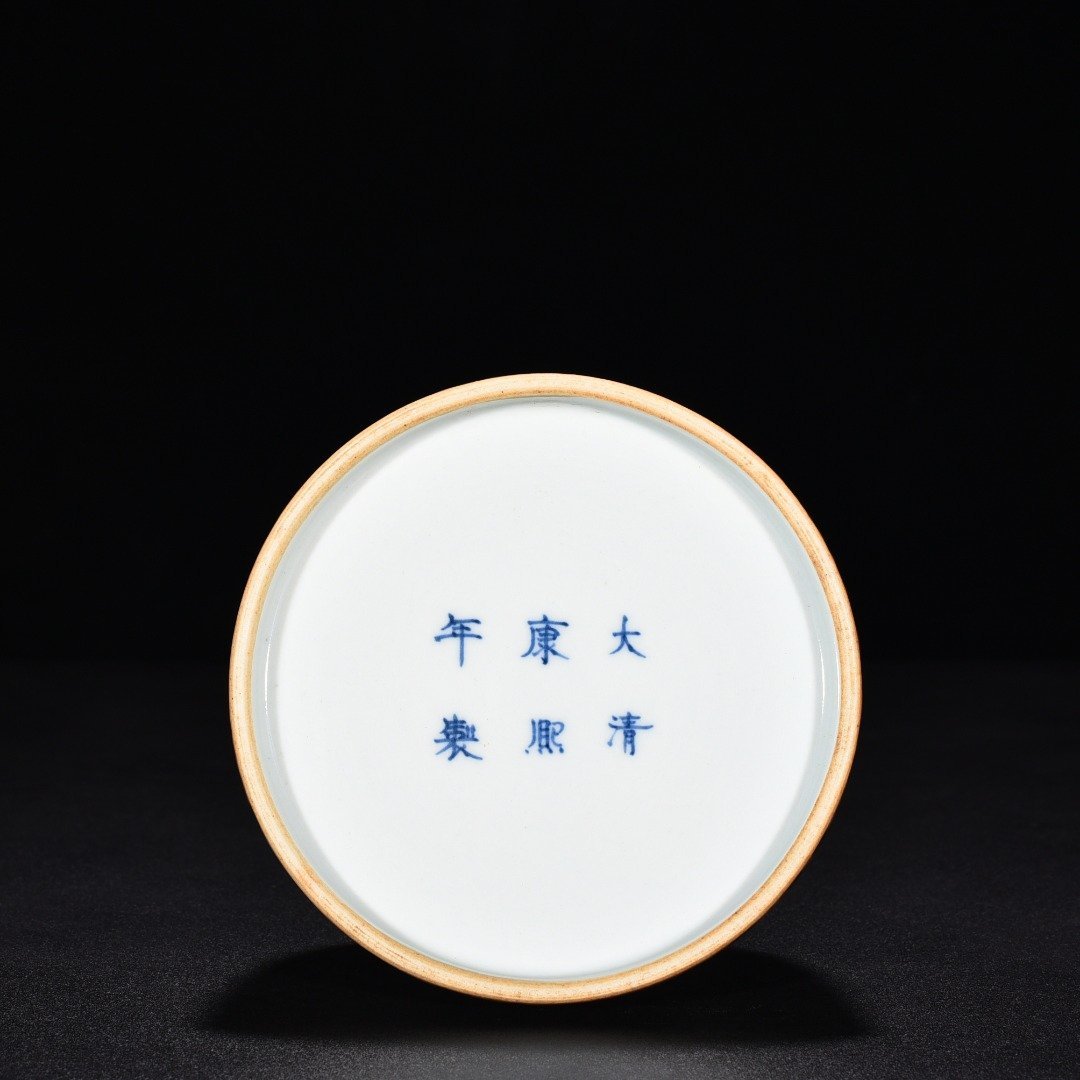 Qing Dynasty Kangxi Cowpea Red Beauty Drunk Dragon Water Bow