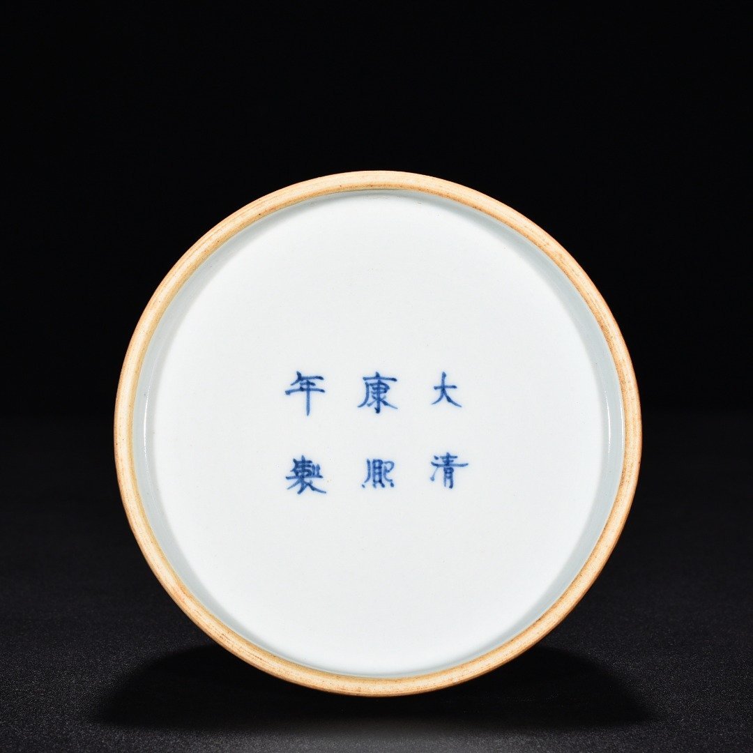 Qing Dynasty Kangxi Cowpea Red Beauty Drunk Dragon Water Bow