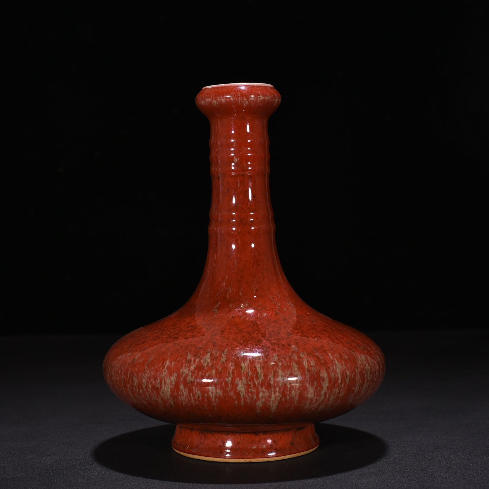 Qing Dynasty Kangxi cowpea red beauty drunk garlic bottle
