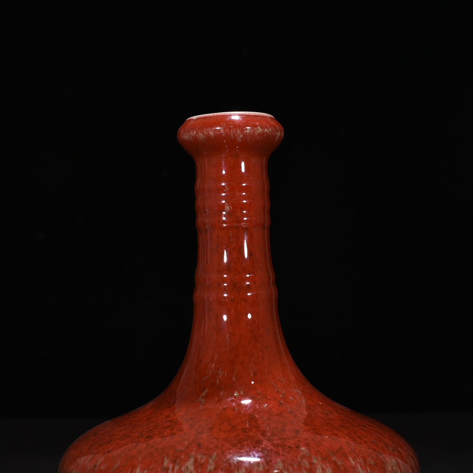 Qing Dynasty Kangxi cowpea red beauty drunk garlic bottle