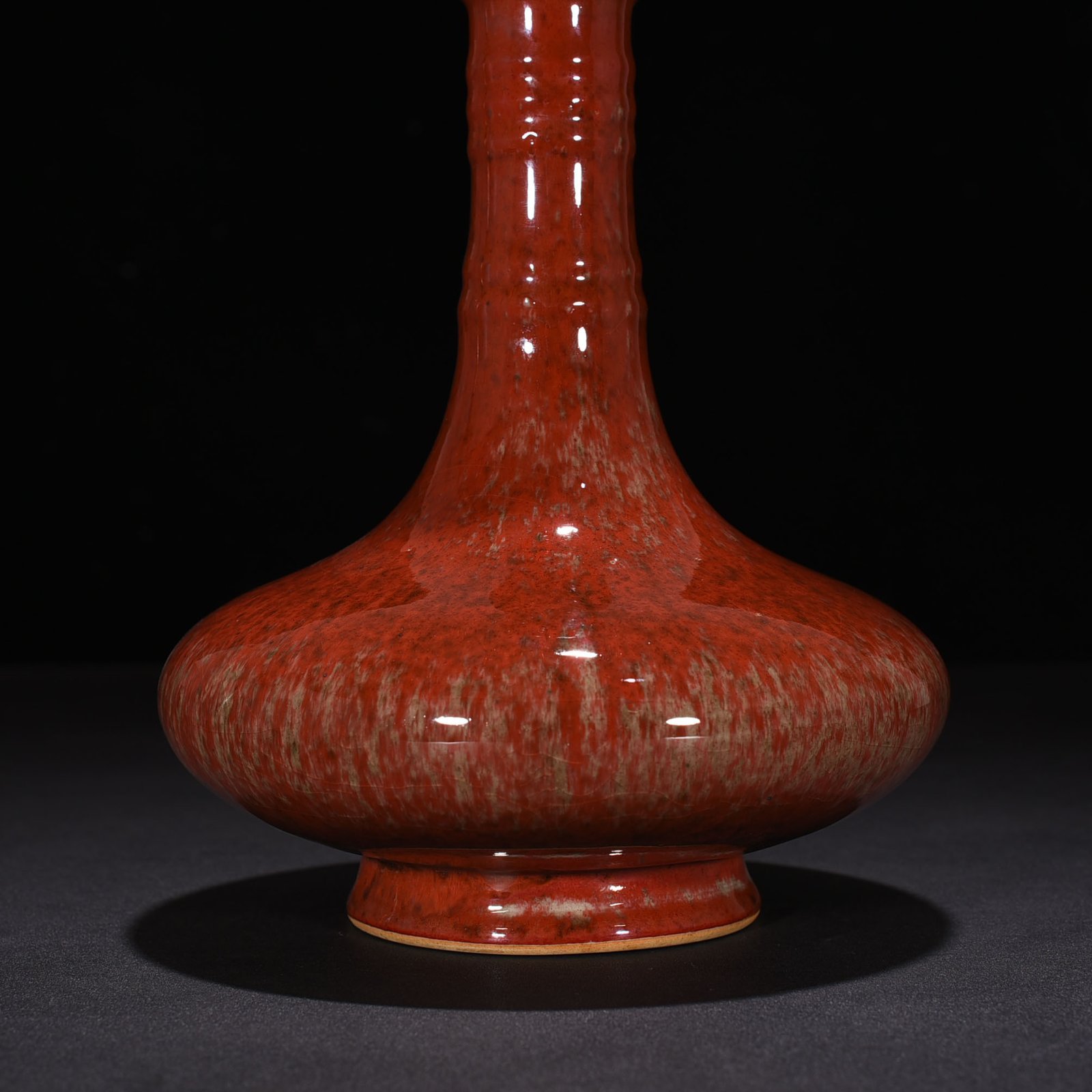 Qing Dynasty Kangxi cowpea red beauty drunk garlic bottle