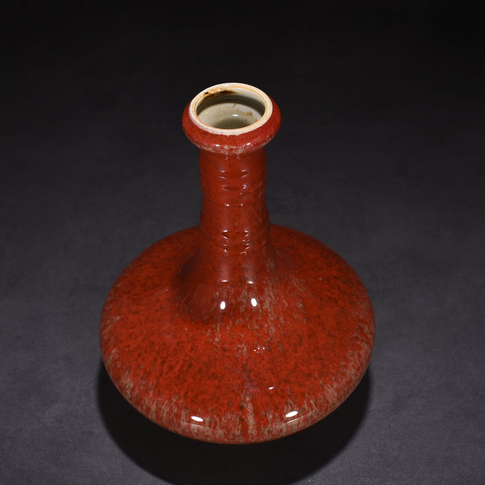 Qing Dynasty Kangxi cowpea red beauty drunk garlic bottle