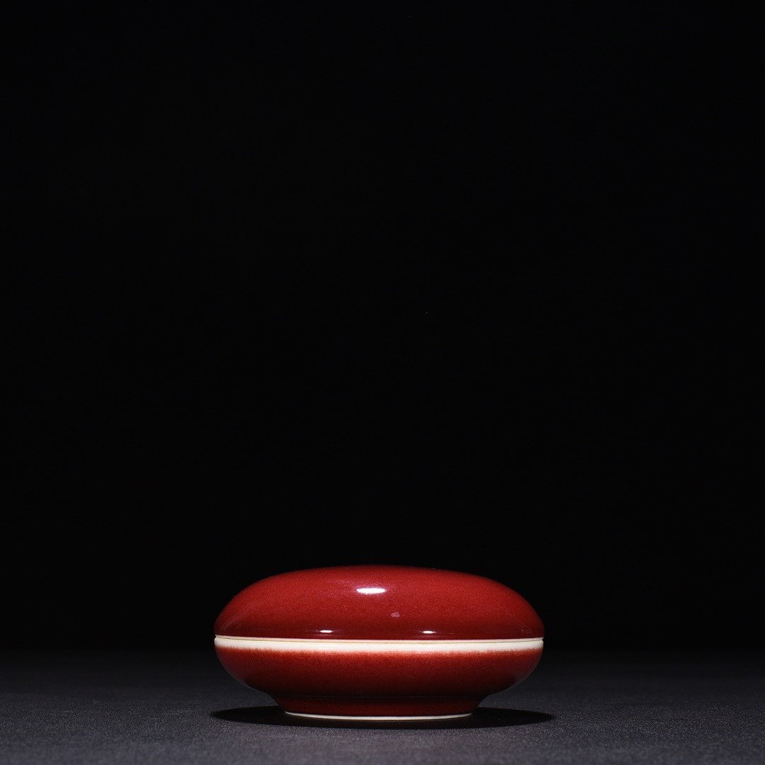 Qing Dynasty Kangxi cowpea red glaze beauty drunken study box