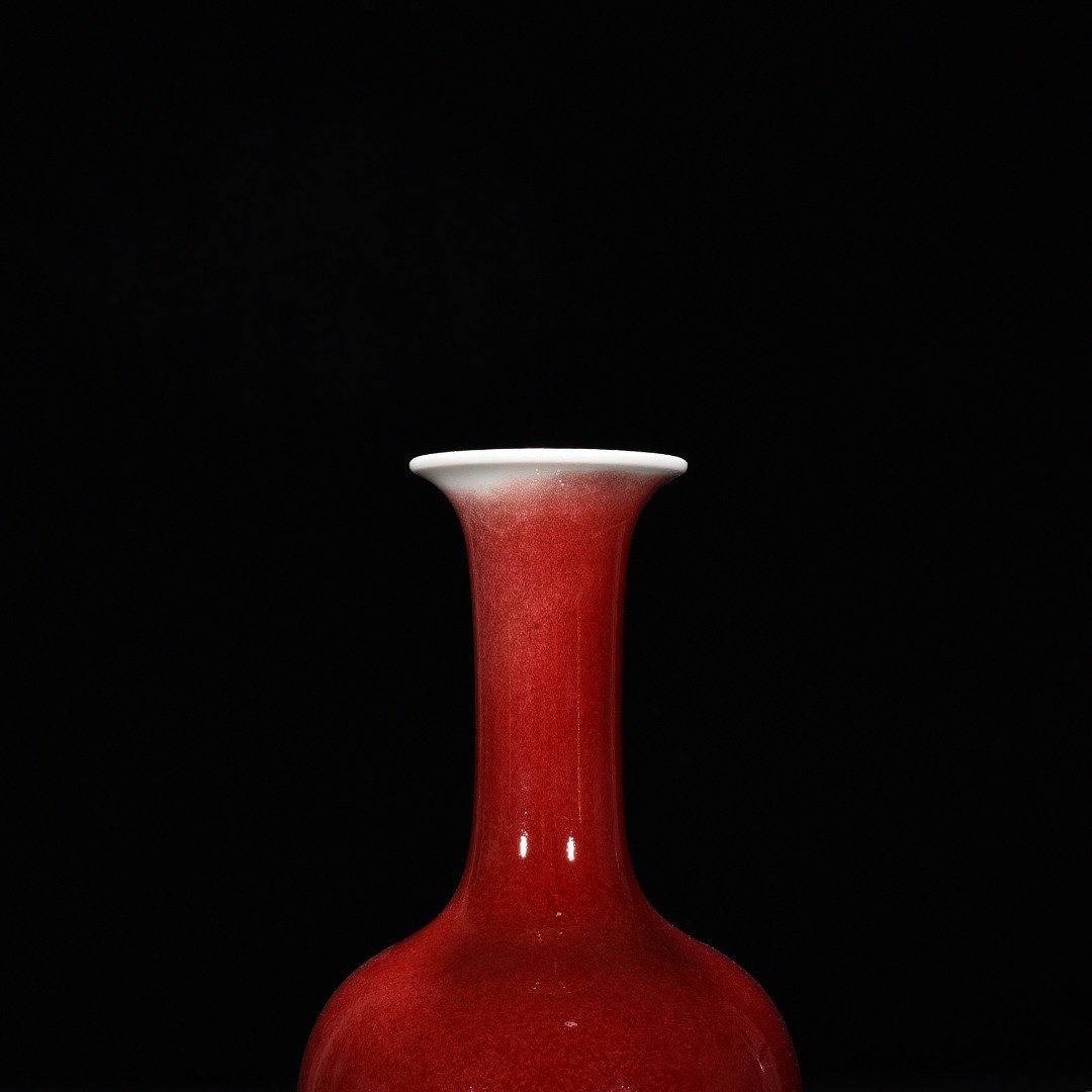 Qing Dynasty Kangxi cowpea red glaze beauty drunken chrysanthemum petal vase